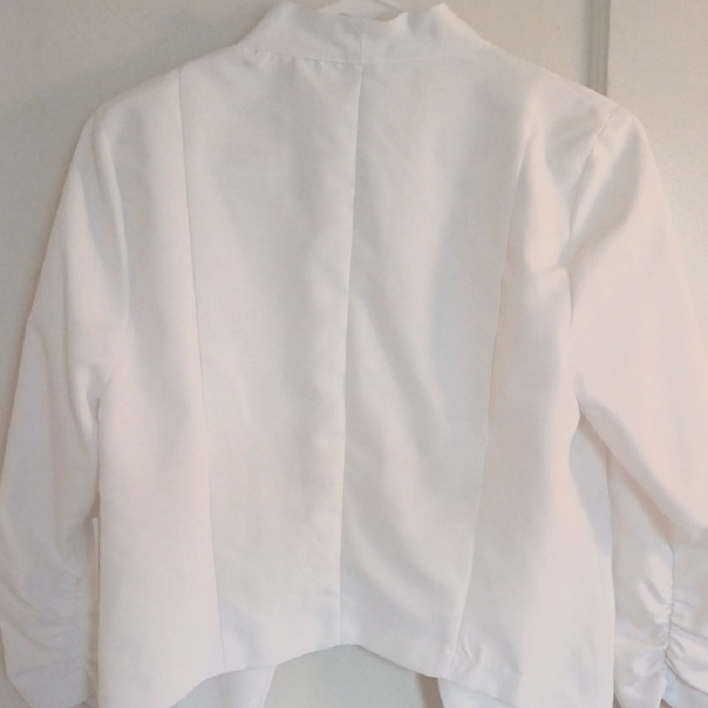 Charlotte Russe Classic White Blazer - Picture 8 of 10